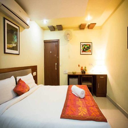 Hotel Sri Madhura Inn Хидерабад Екстериор снимка
