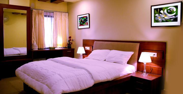 Hotel Sri Madhura Inn Хидерабад Екстериор снимка
