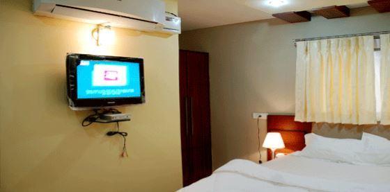 Hotel Sri Madhura Inn Хидерабад Екстериор снимка