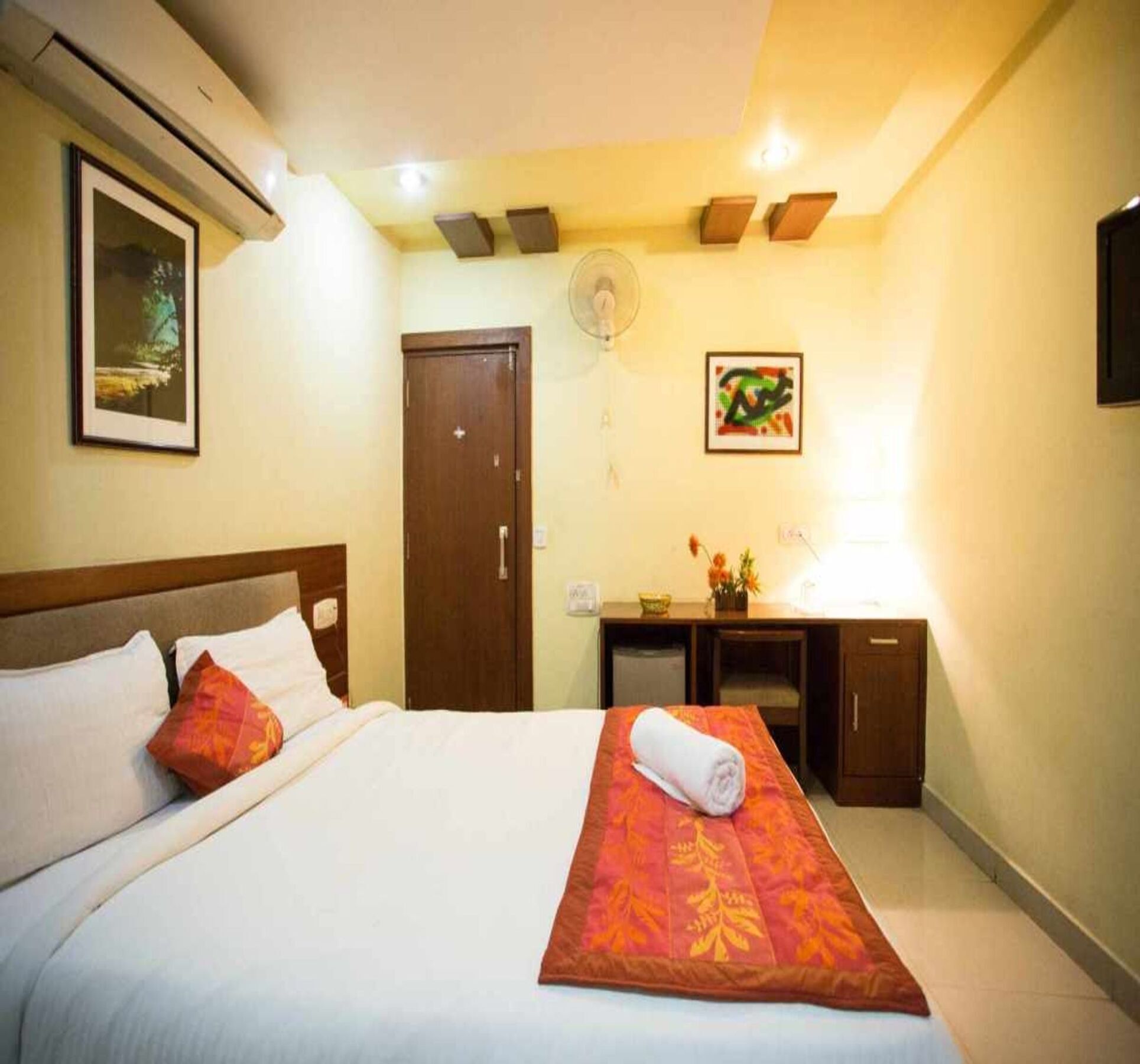 Hotel Sri Madhura Inn Хидерабад Екстериор снимка