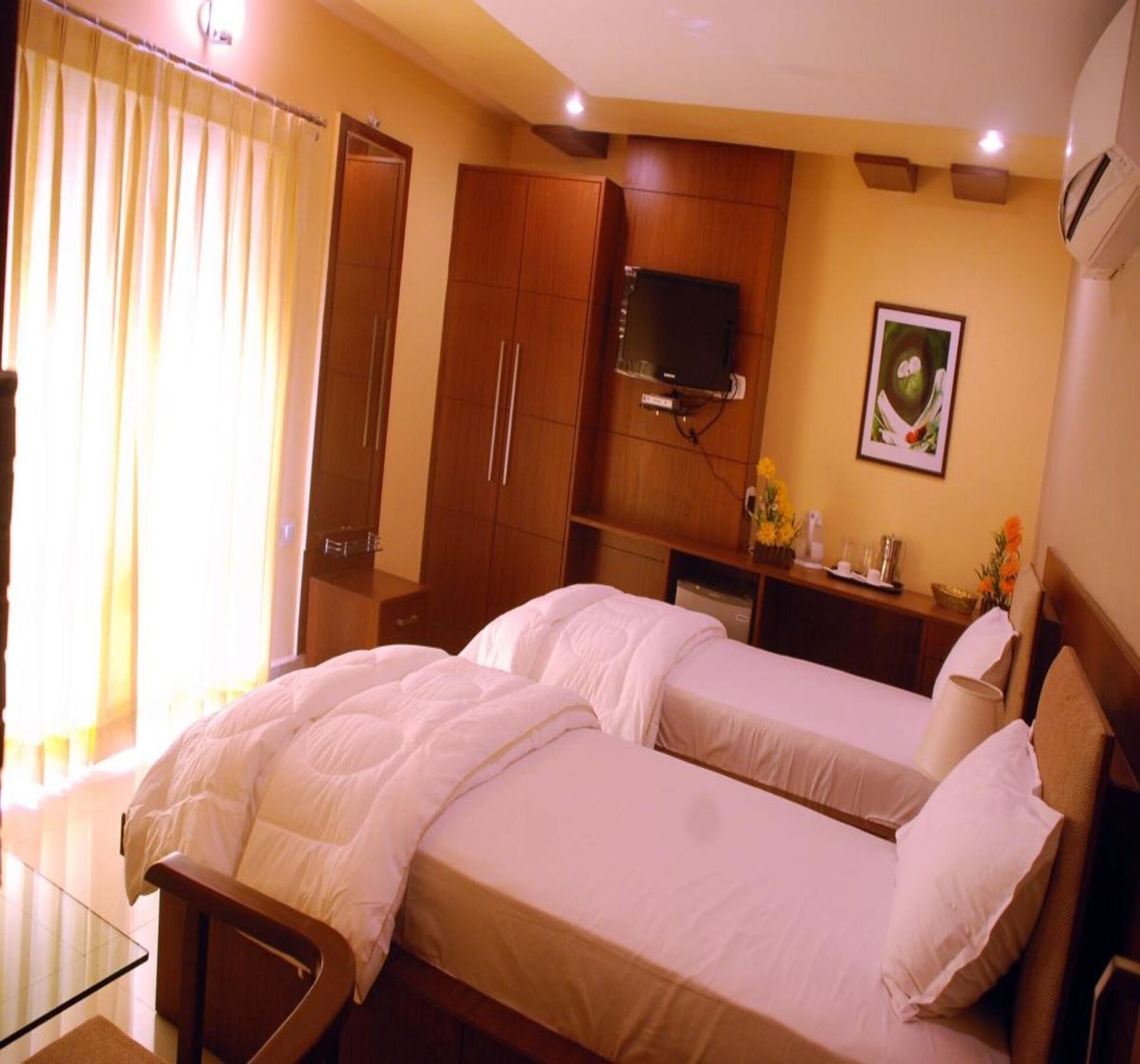 Hotel Sri Madhura Inn Хидерабад Екстериор снимка